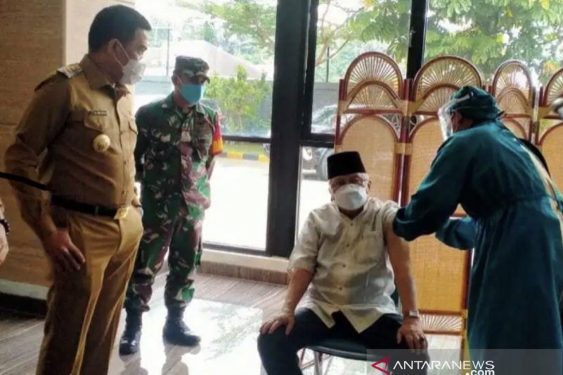 vaksinasi pemuka agama dan lansia