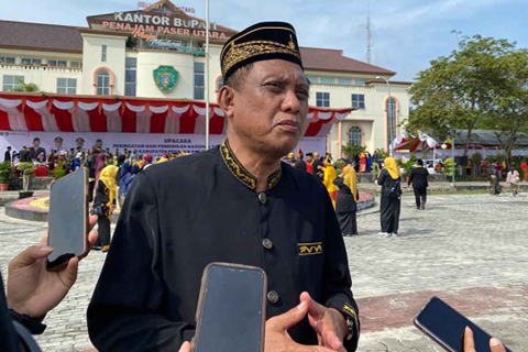 Kepala Disdikpora PPU, Andi Singkerru