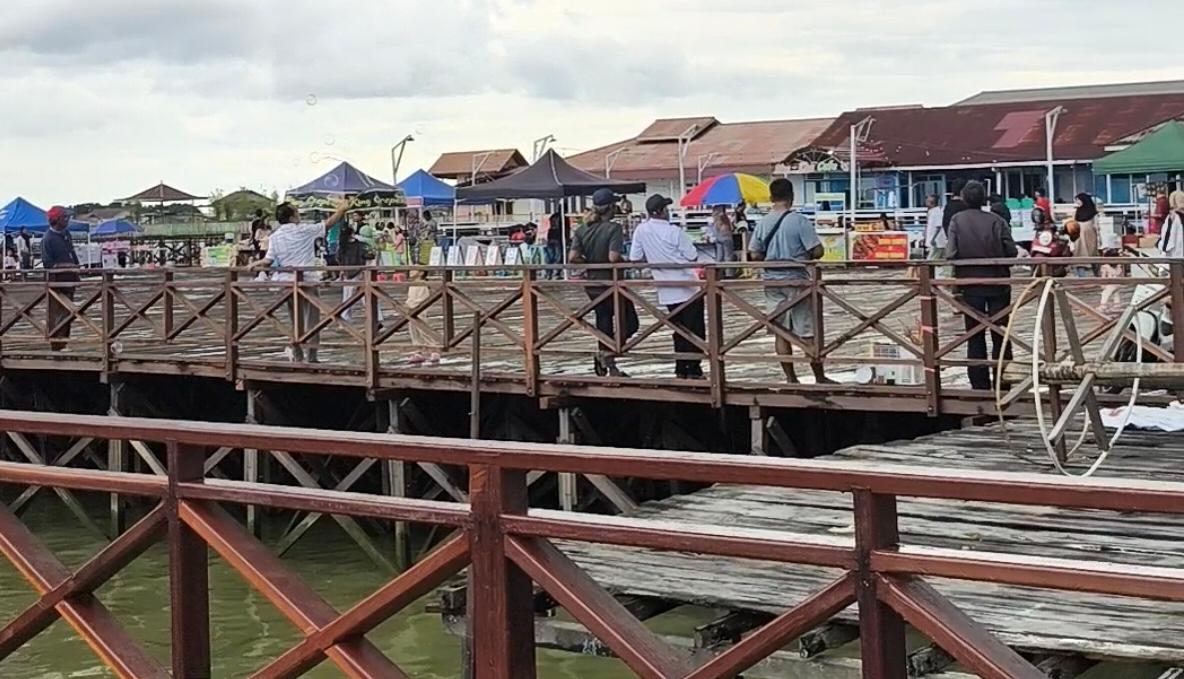 Area wisata Bontang Kuala.