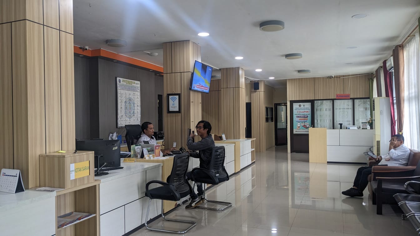 Ruang pelayanan Kantor DPM-PTSP Kota Bontang.