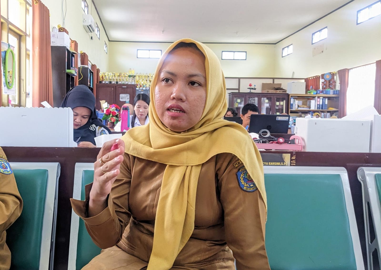 Wakil Kepala Sekolah Bidang Kurikulum SDN 009 Bontang Selatan, Umi Qoalsum