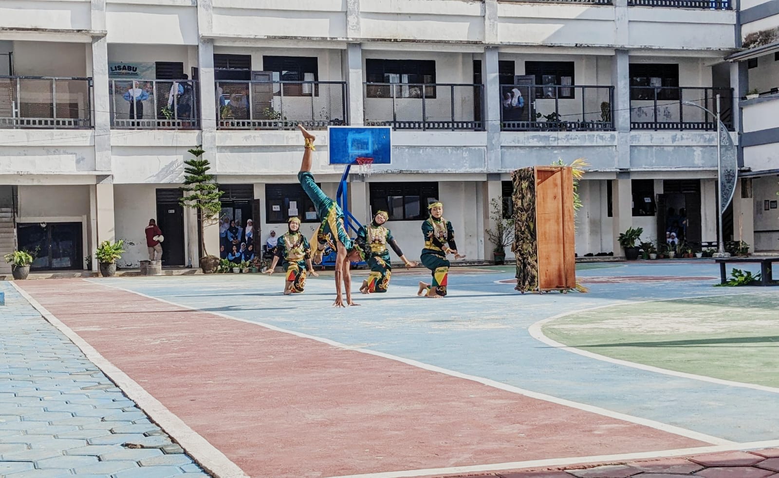 Konsisten Latihan Berbuah Manis, SMPN 2 Bontang Borong Tiga Piala di FLS3N 2026